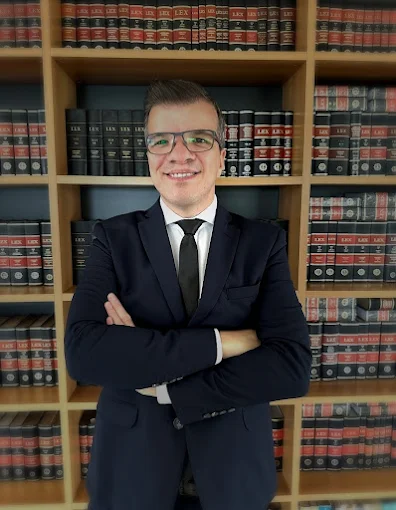 Retrato de Henrique Arnold, advogado em Direito Público