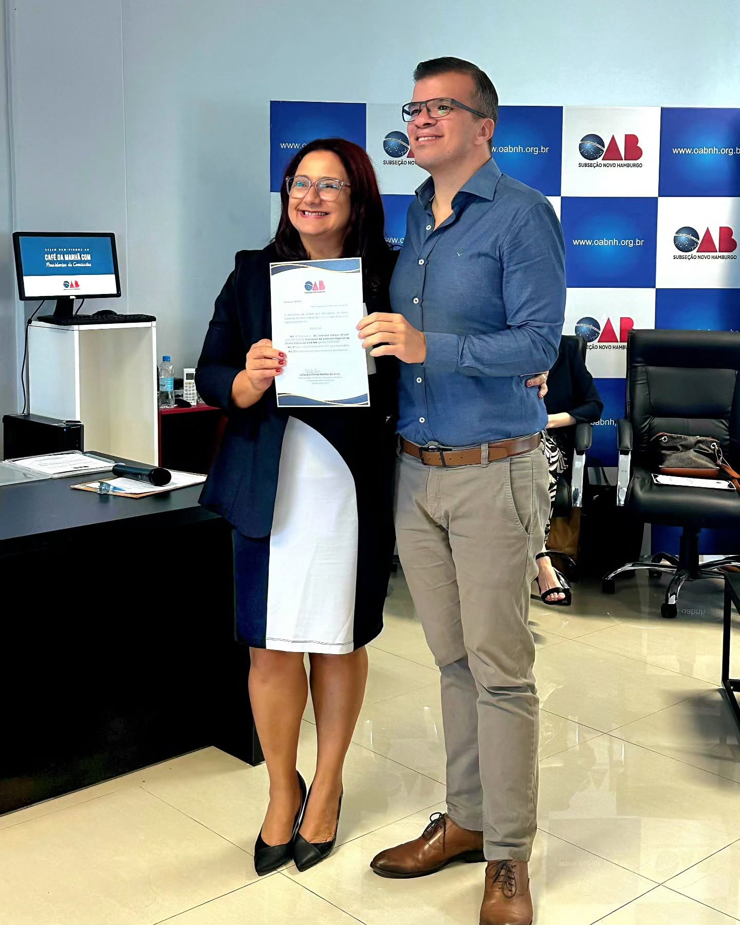 Henrique Arnold recebendo a posse como presidente da Comissão de Direito Público da OAB Subseção Novo Hamburgo